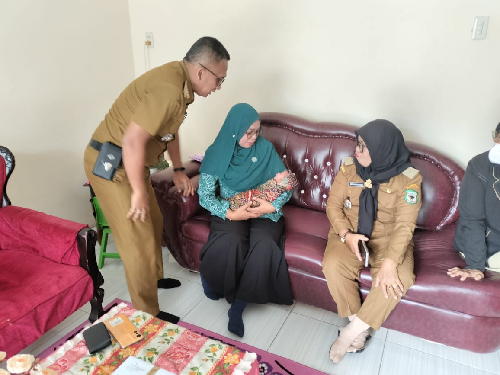 banyak_warga_ingin_adopsi_bayi_perempuan_yang_dibuang_di_simarito_siantar