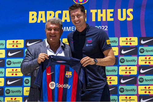 barcelona_gelontorkan_rp765_miliar_untuk_robert_lewandowski