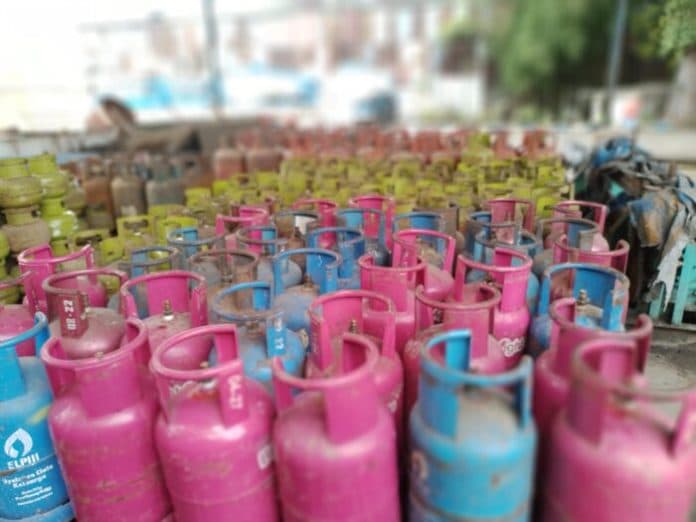 bareskrim_polri_bongkar_oplosan_gas_elpiji_di_medan_tiga_orang_ditetapkan_sebagai_tersangka