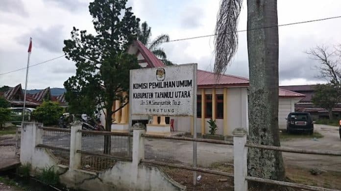 baru_dua_anggota_dprd_terpilih_yang_laporkan_lhkpn_ke_kpu_taput