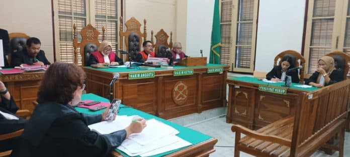 bawa_14_kg_sabu_dan_1896_butir_ekstasi_dari_malaysia_tiga_kurir_divonis_mati