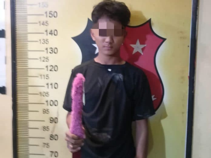 bawa_senjata_dua_remaja_anggota_geng_motor_ditangkap_polisi