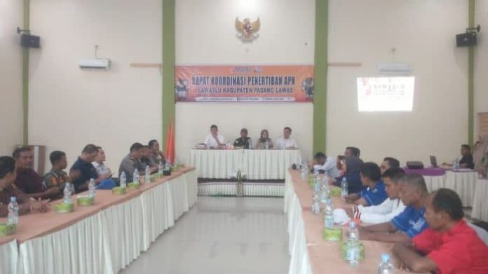 bawaslu_palas_gelar_rapat_koordinasi_bahas_penertiban_apk
