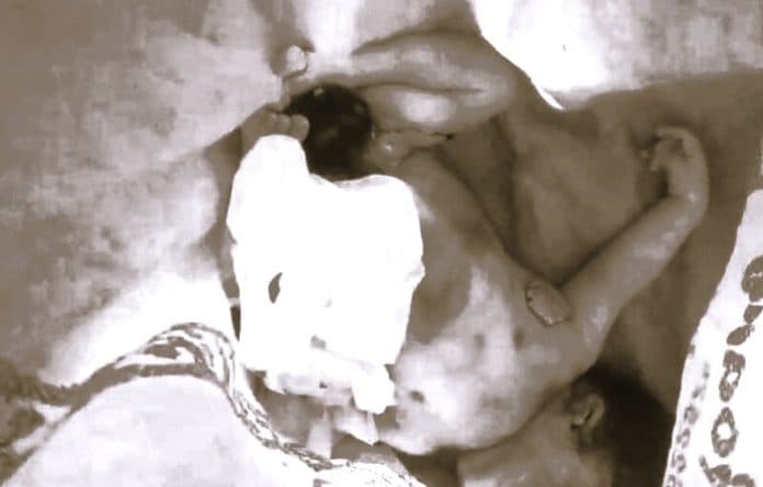 bayi_terbungkus_karung_di_sungai_deli_hebohkan_warga