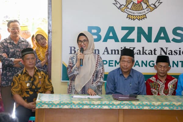 baznas_pematangsiantar_salurkan_zakat_kepada_1100_mustahik
