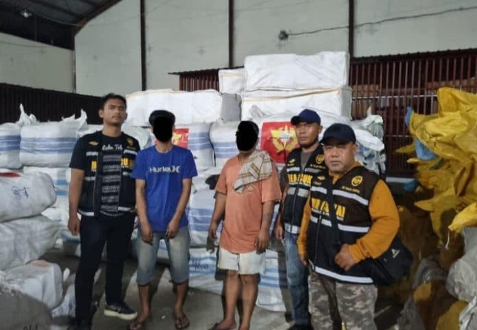 bc_teluk_nibung_gagalkan_peredaran_pakaian_bekas_ilegal_senilai_rp700_juta