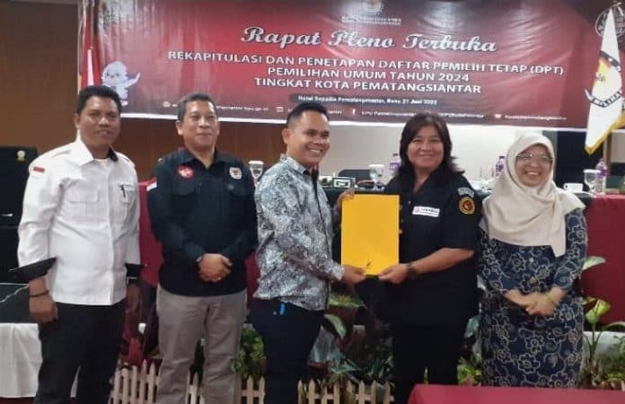 beberkan_ratusan_temuan_di_dpshp_bawaslu_siantar_ucap_terima_kasih_ke_kpu