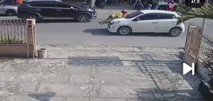 begini_kondisi_pengemudi_scoopy_ditabrak_mobil_agya_di_jalan_kartini_korban_terseret_di_kab_mesin