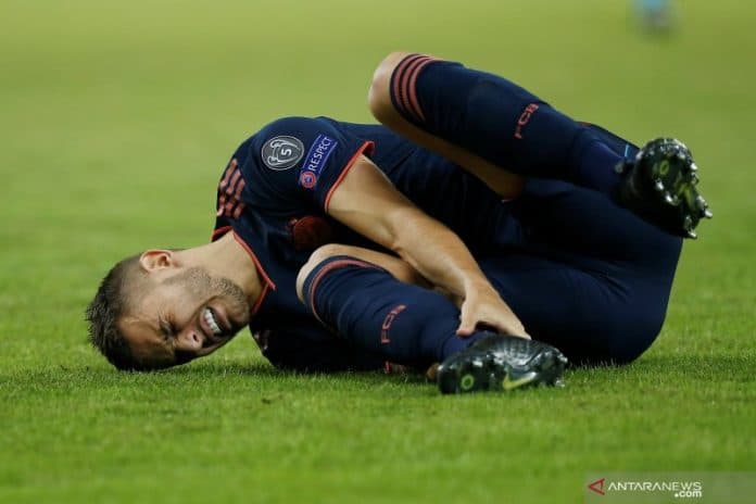 bek_bayern_munchen_lucas_hernandez_terancam_absen_panjang