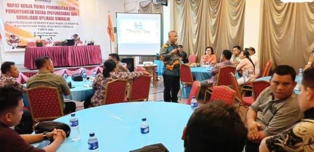 bekali_pengawas_bawaslu_sibolga_siap_awasi_putungsura_dan_sosialisasikan_aplikasi_siwaslih