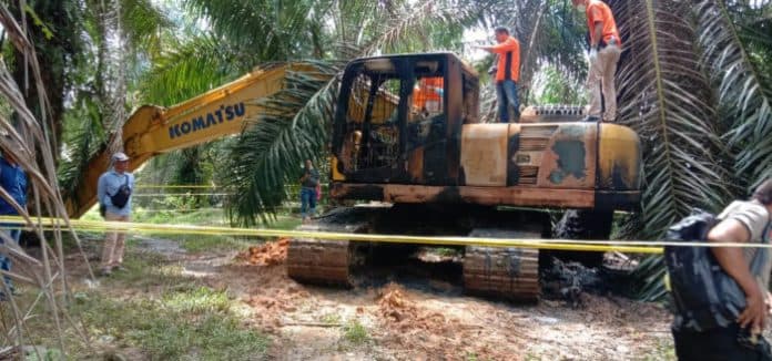 beko_milik_kebun_lonsum_dibakar_otk_di_stm_hilir