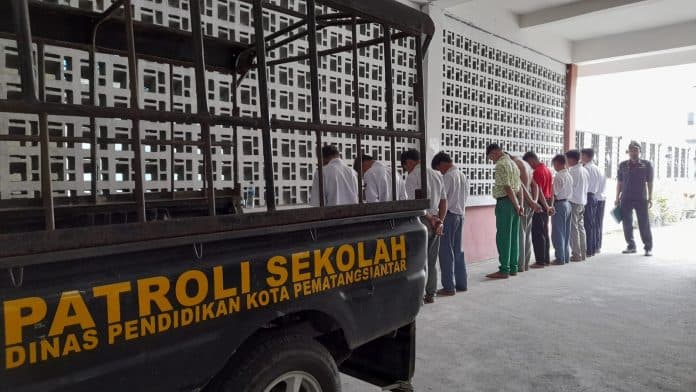 belasan_pelajar_bolos_di_siantar_terjaring_razia