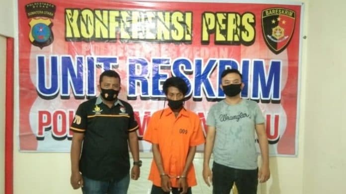 beli_ganja_buruh_bangunan_diringkus_personil_polsek_medan_baru