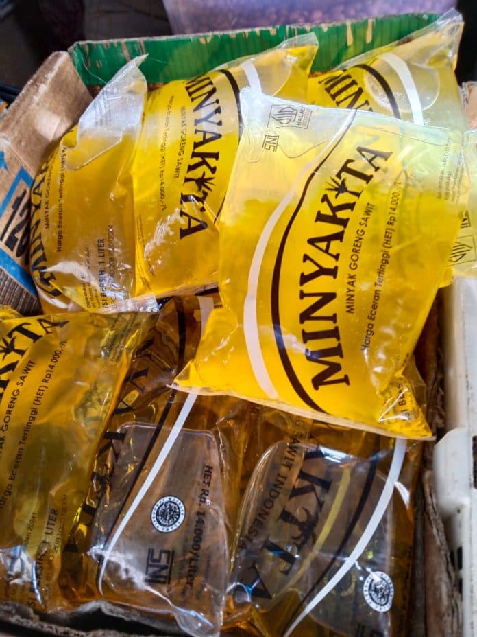 beli_minyak_goreng_pakai_ktp_begini_kata_pedagang_di_pasar_tradisional_siantar