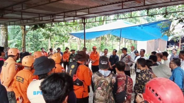 belum_ada_hasil_tim_pencari_korban_longsor_di_simarsolpah_dibagi_3_kelompok