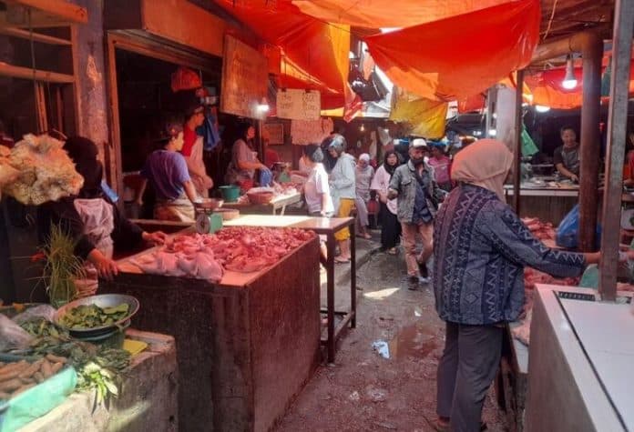 belum_diketahui_penyebabnya_harga_daging_ayam_di_siantar_tetap_mahal