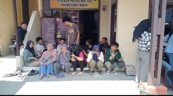 belum_terima_gaji_satu_bulan_pekerja_home_industri_frozen_diminta_uang_jaminan_saat_masuk_kerja