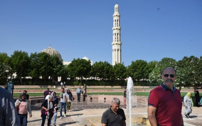 bendung_wabah_korona_suriah_tutup_kuil_besar_syiah