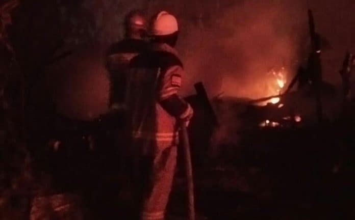 bengkel_motor_di_perumnas_mandala_ludes_terbakar
