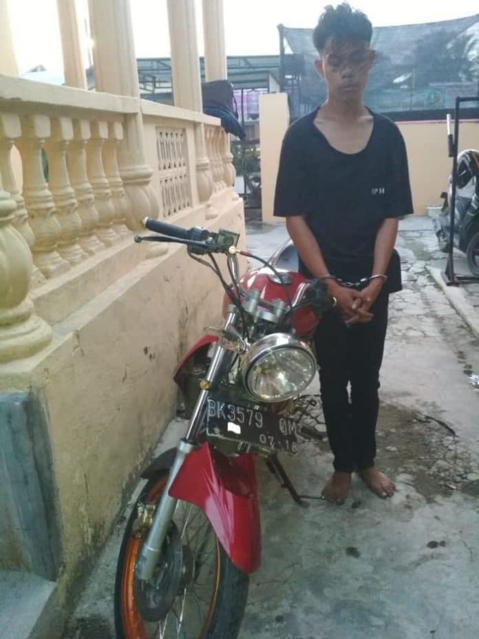 beraksi_di_lokasi_hiburan_pelaku_curanmor_asal_sialang_buah_diamankan_warga
