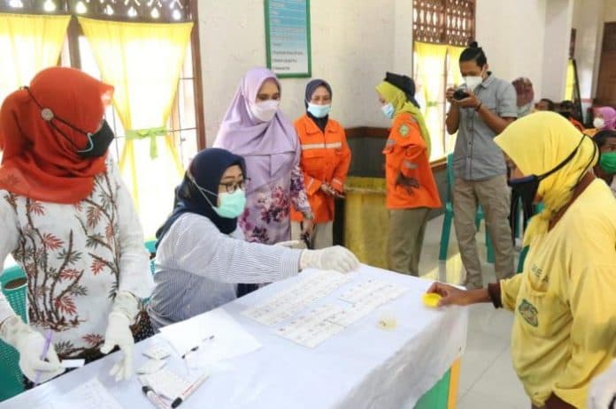 berantas_narkoba_camat_medan_selayang_tes_urine_anggotanya