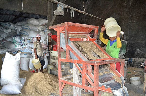 beras_luar_daerah_lebih_murah_pengusaha_penggilingan_padi_simalungun_menjerit