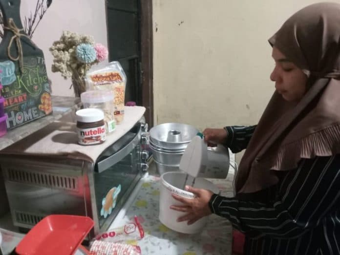 berawal_dari_coba_coba_sukses_buka_usaha_bolu_rumahan