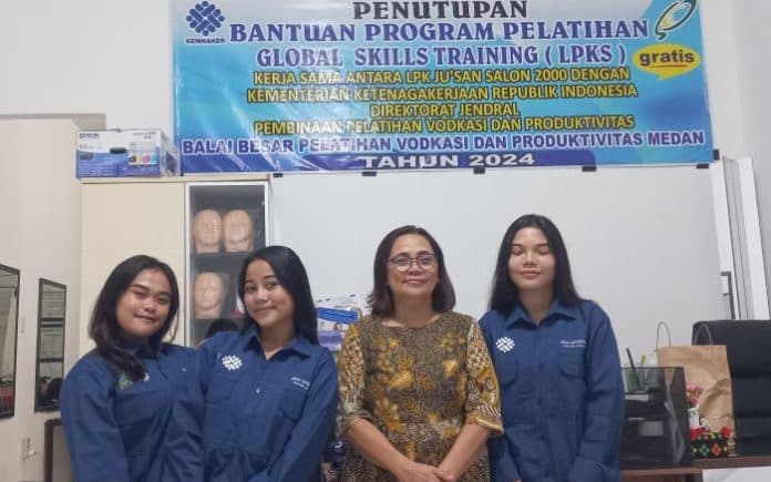 berawal_dari_salon_hotma_lahirkan_lpk_di_medan_hingga_luar_kota