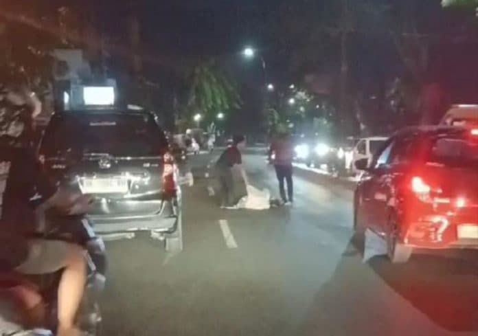 beredar_video_temuan_mayat_disebut_di_depan_komplek_perumahan_prima_sunggal