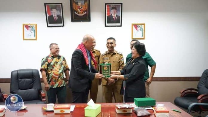 berikan_pendidikan_berkualitas_program_pintar_sudah_4_tahun_diterapkan_di_karo