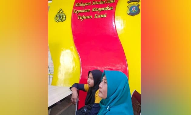 berikan_rp_25_juta_ke_oknum_anggota_dprd_asahan_wanita_ini_dijanjikan_tenaga_honorer