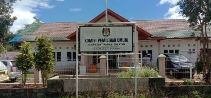 berkas_administrasi_2_bapaslon_pilkada_tapsel_2024_dinyatakan_ms