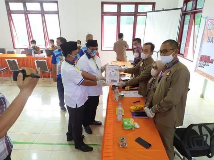 berkas_pendaftaran_diterima_hasim_tps_diusung_demokrat_dan_gerindra