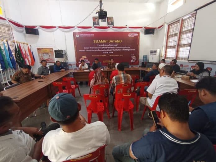 berkas_persyaratan_empat_bapaslon_kepala_daerah_siantar_belum_lengkap