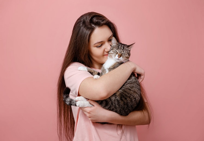 berkedip_lambat_artinya_kucing_anda_tahu_anda_menyukainya