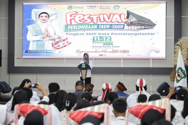 berlangsung_dua_hari_13_grup_smp_siantar_ikuti_festival_taur_taur