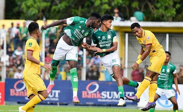 bermain_di_depan_publik_sendiri_psms_dipaksa_akui_keunggulan_semen_padang
