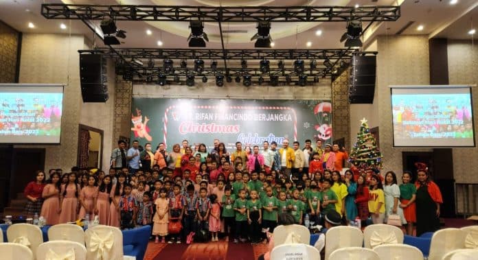 bersama_anak_anak_panti_asuhan_rifan_financindo_berjangka_rayakan_kasih_natal
