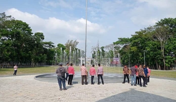 besok_masyarakat_siantar_menikmati_tampilan_baru_lapangan_adam_malik