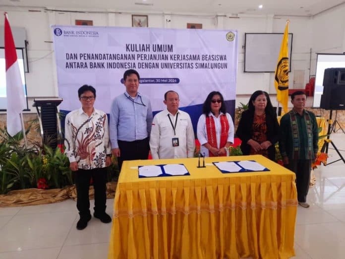 bi_gandeng_universitas_simalungun_beri_beasiswa_ke_mahasiswa_berprestasi