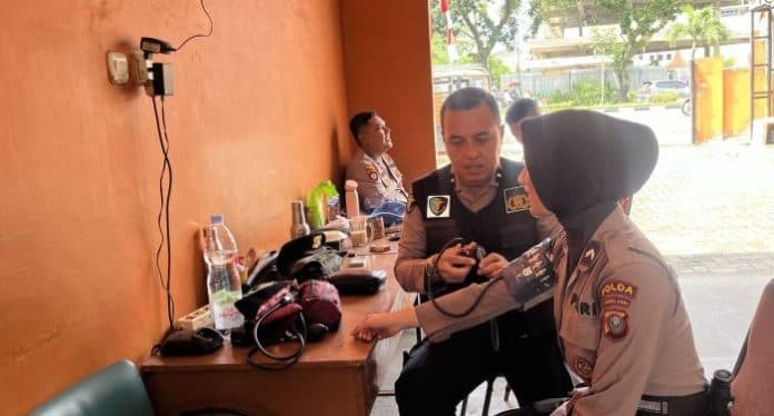 biddokkes_polda_sumut_periksa_kesehatan_personel_untuk_pengamanan_pilkada