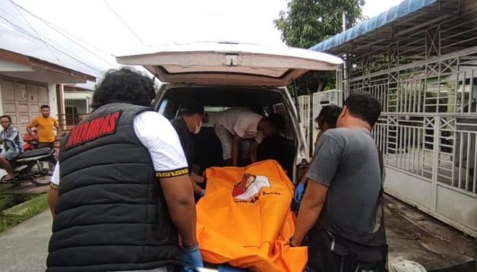 biduan_transgender_di_kisaran_tewas_dalam_kamar_kos_mulut_berbusa_dan_barang_hilang