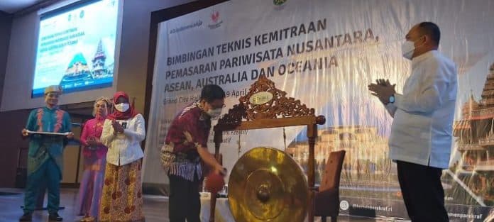 biro_perjalanan_bisa_menjadi_ujung_tombak_pemasaran_pariwisata_indonesia