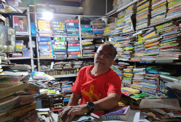 bisnis_buku_bekas_pendeta_ini_mampu_beli_ruko_harga_miliaran_tiap_tahun