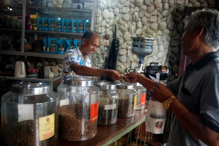 bisnis_warung_dan_roasting_kopi_masih_primadona_di_medan