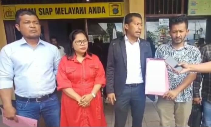 black_campaign_terhadap_salah_satu_paslon_dilaporkan_ke_polres_taput