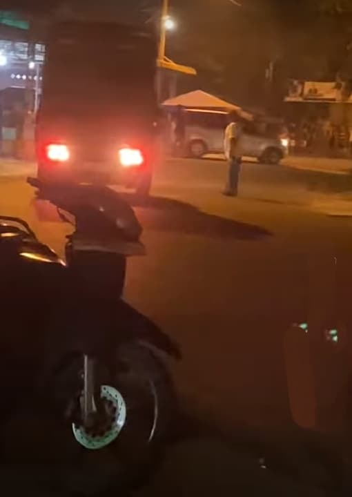 blokir_jalan_geng_motor_lempari_warga_pakai_batu