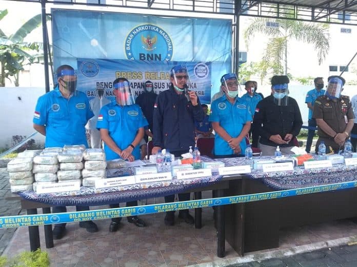 bnn_ri_dan_bnnp_sumut_amankan_49840_kg_sabu_asal_malaysia_di_medan