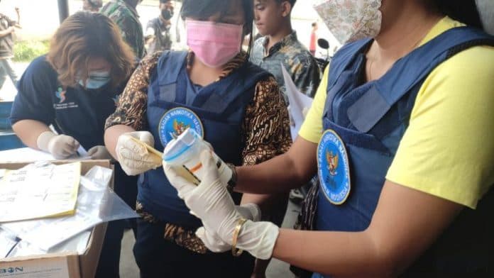bnn_siantar_razia_warnet_10_pengunjung_positif_narkoba