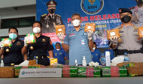 bnn_sumut_bongkar_peredaran_narkoba_lewat_kargo_32_kg_sabu_dan_4_tersangka_diamankan